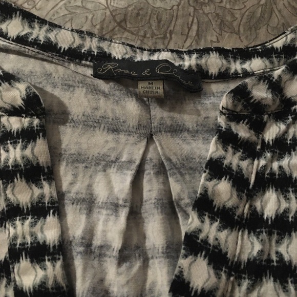 Pretty Black and White Pattern - Picture 2 of 4